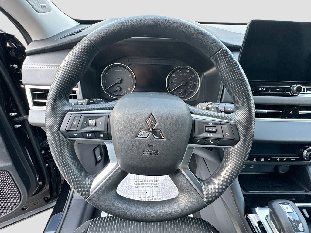 2025 Mitsubishi Outlander ES - Photo 12