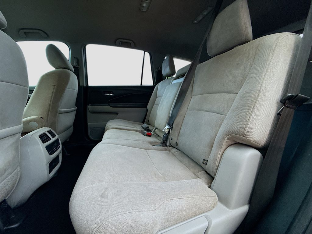 2021 Honda Pilot EX - Photo 23