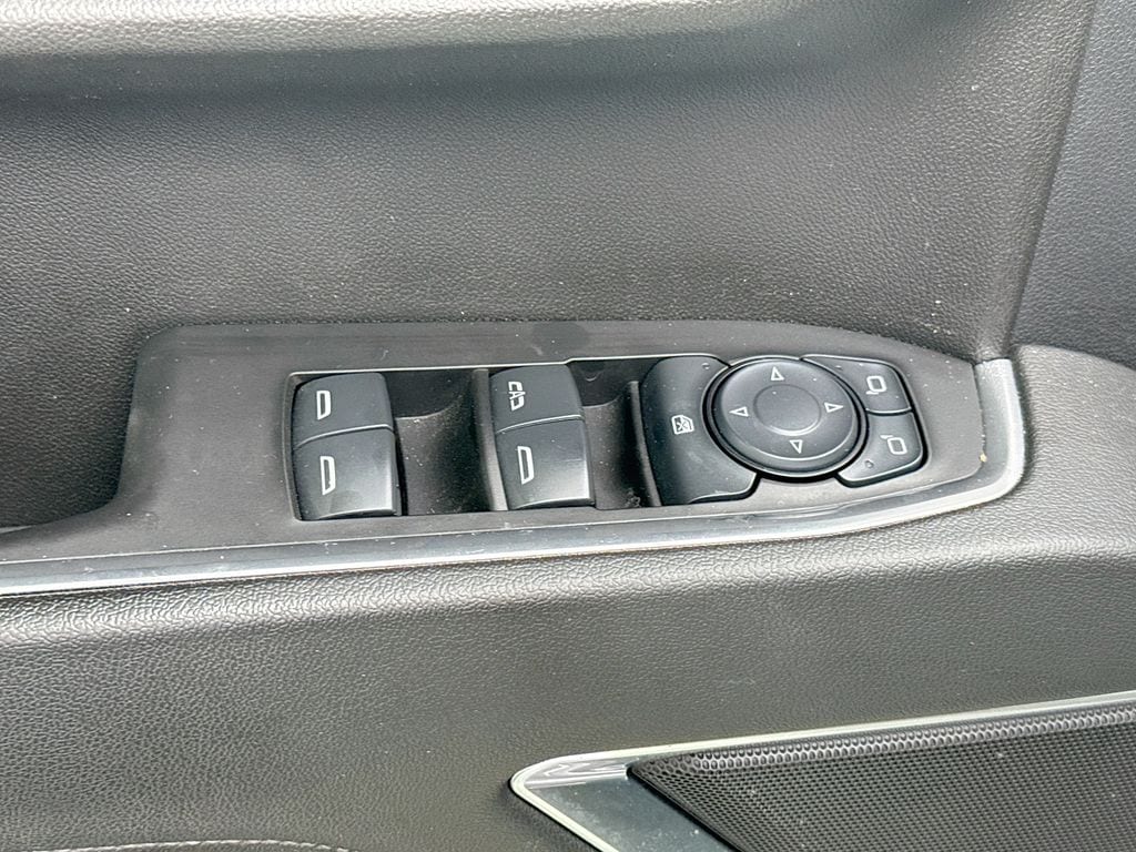 2025 Chevrolet Silverado 1500 LT - Photo 18