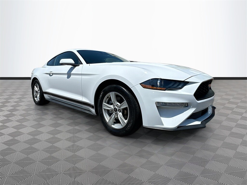 2021 Ford Mustang EcoBoost photo 3