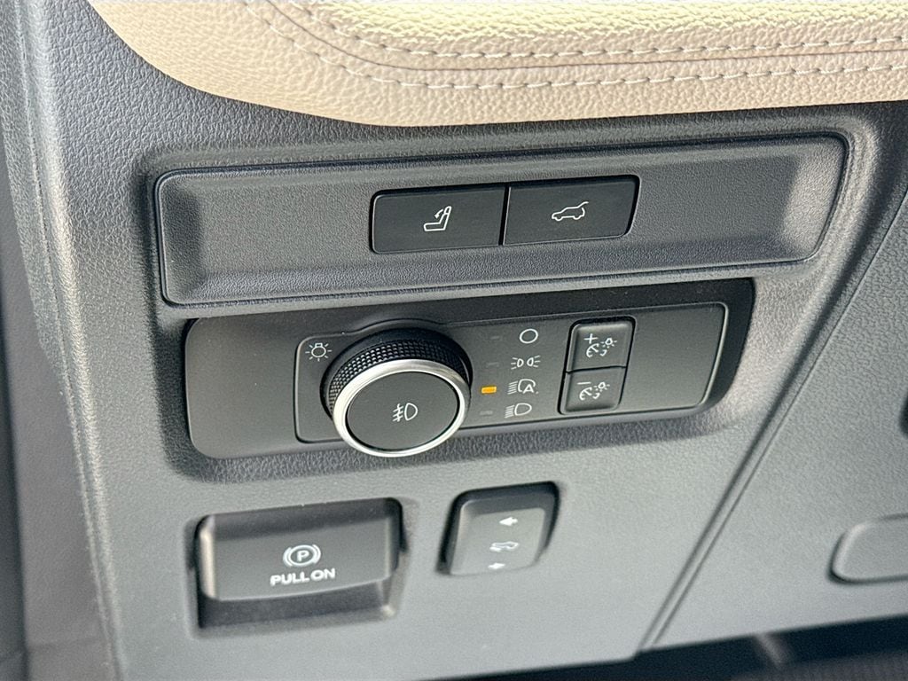 2024 Ford Expedition Limited - Photo 11
