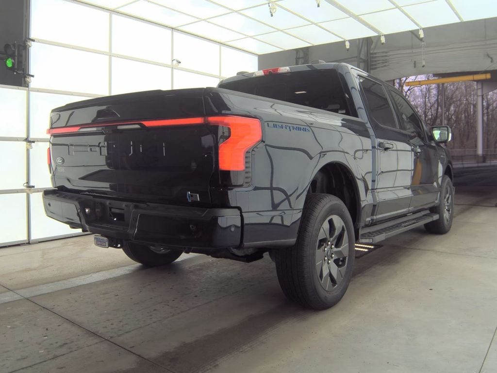 Used 2022 Ford F-150 Lightning Lariat with VIN 1FTVW1EL2NWG15280 for sale in West Palm Beach, FL