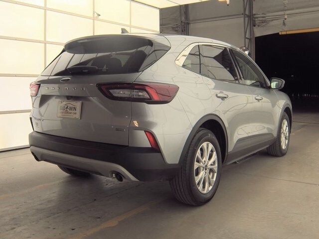 2023 Ford Escape Hybrid Active photo 2