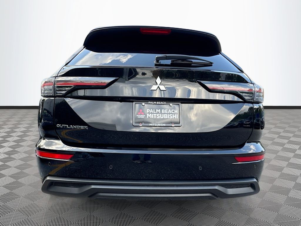 2025 Mitsubishi Outlander ES - Photo 7