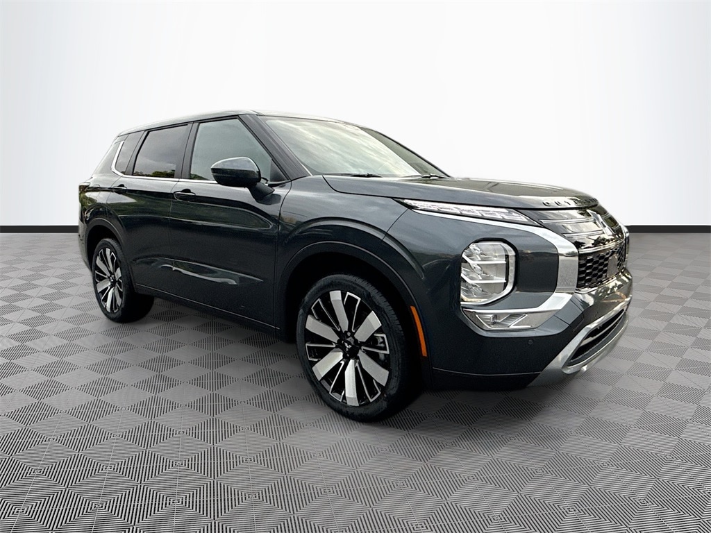 New 2025 Mitsubishi Outlander SE SUV