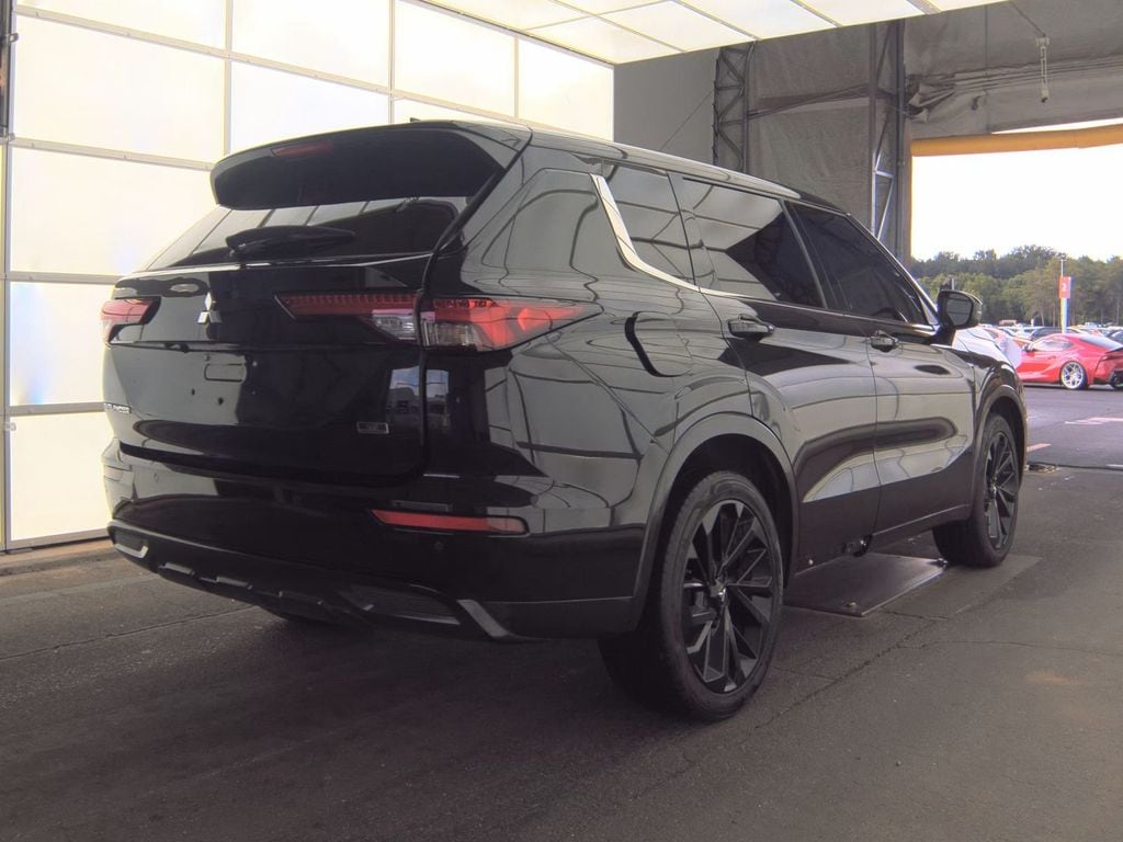 Used 2023 Mitsubishi Outlander SE SUV
