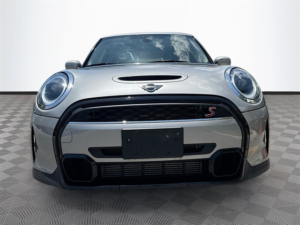 2024 Mini Cooper Hardtop S photo 2