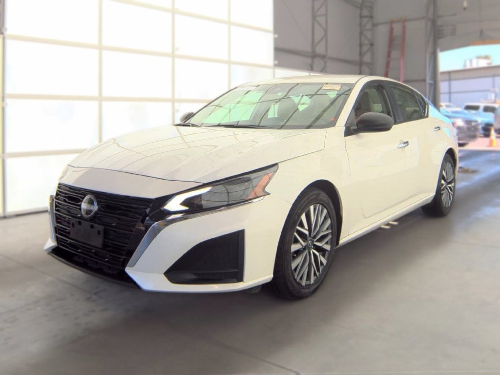 Used 2024 Nissan Altima 2.5 SV Sedan