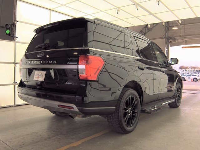 2023 Ford Expedition XLT photo 2
