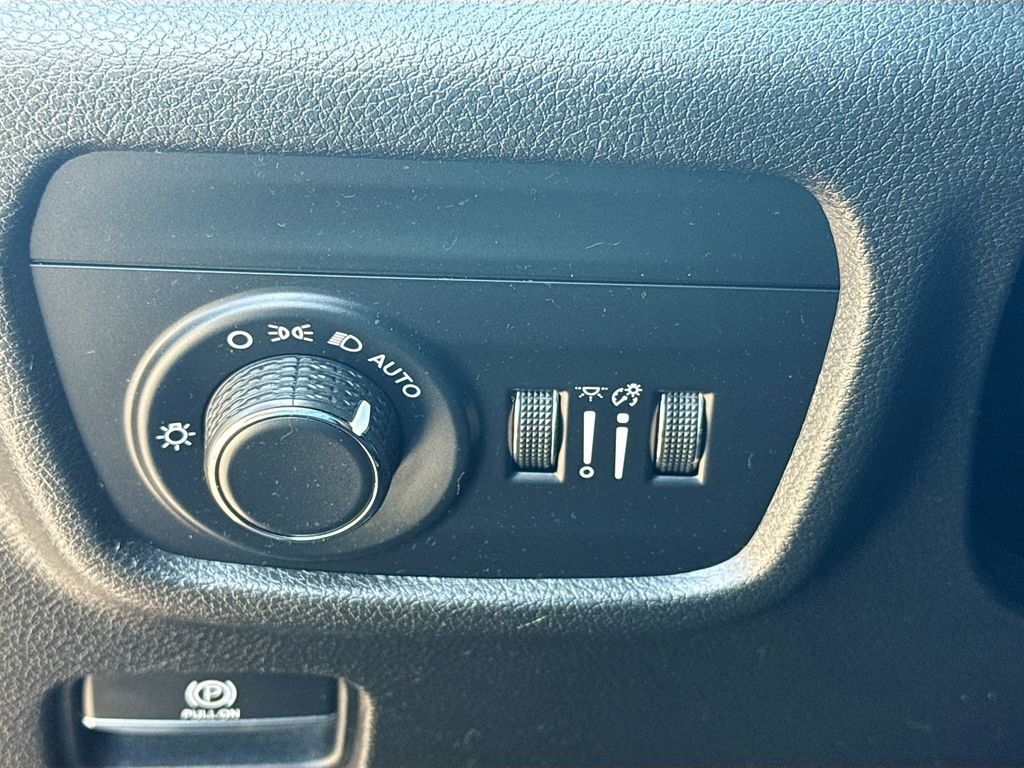 2021 Jeep Grand Cherokee L Laredo - Photo 11