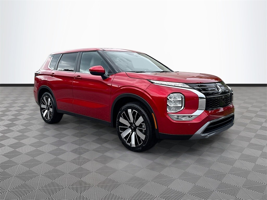 2025 Mitsubishi Outlander SE photo 3