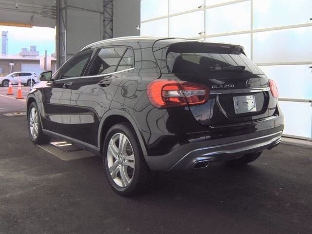 2017 Mercedes Benz GLA 250 photo 4