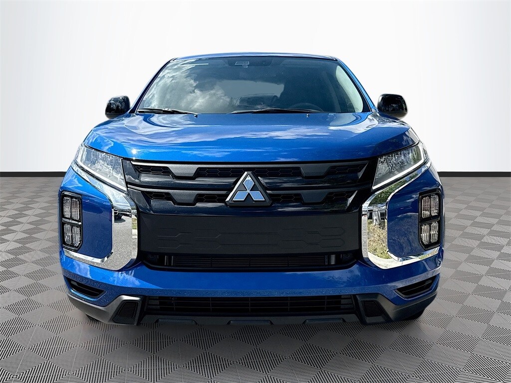 2025 Mitsubishi Outlander Sport LE photo 2