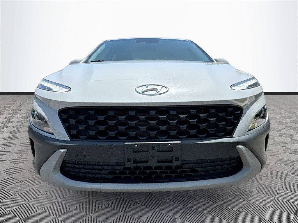 2023 Hyundai Kona SE photo 2