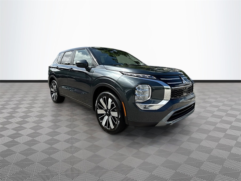 New 2025 Mitsubishi Outlander SE SUV