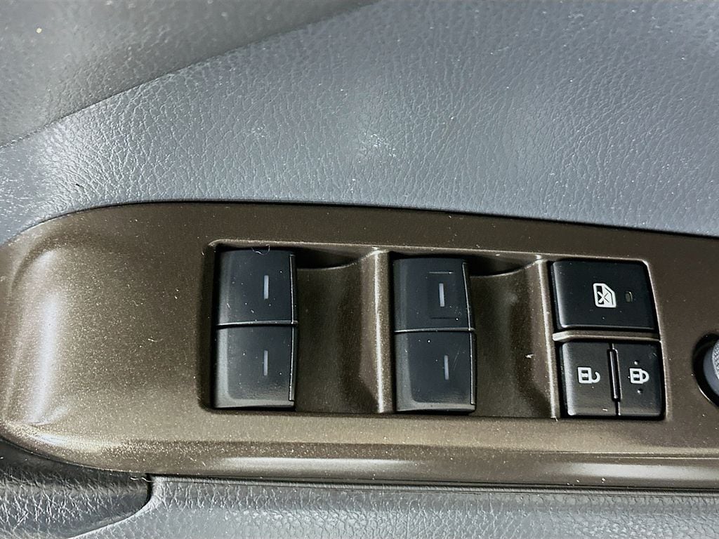 2023 Toyota Camry SE - Photo 15