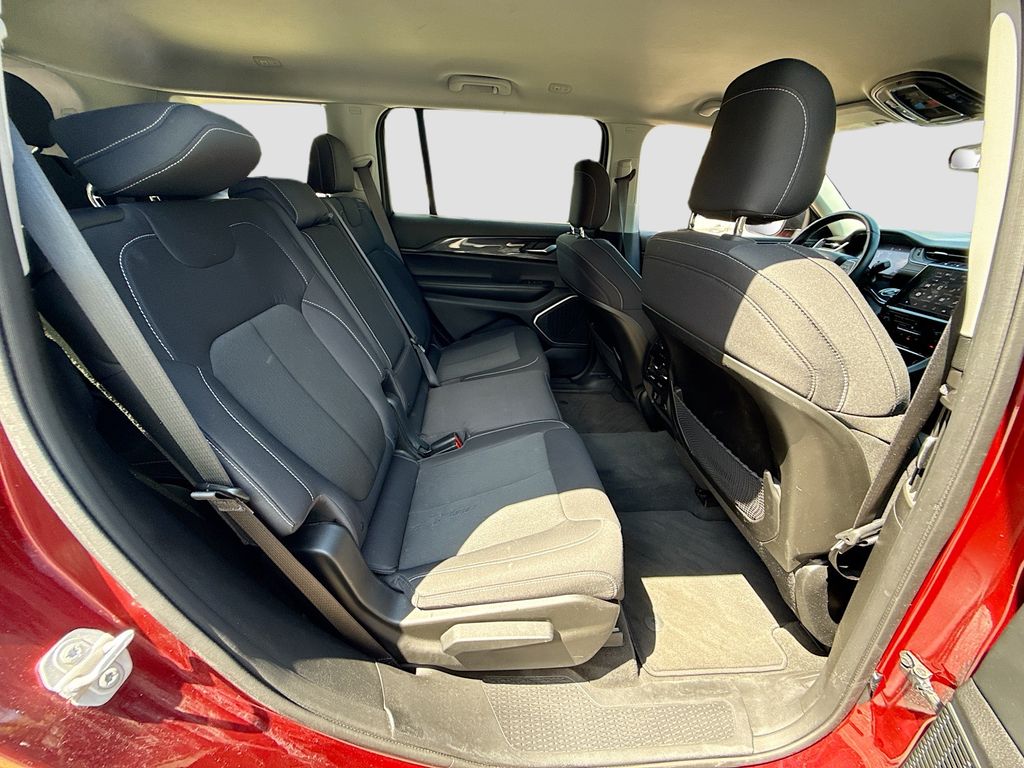 2021 Jeep Grand Cherokee L Laredo - Photo 29