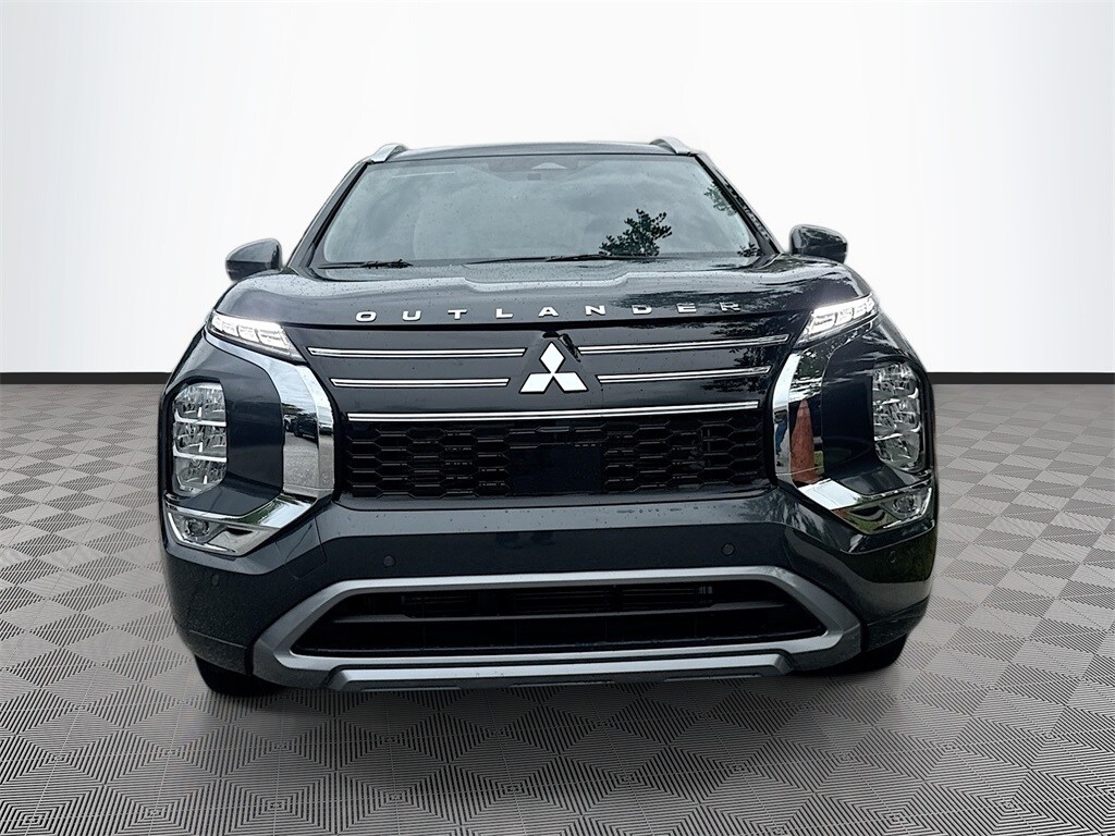 2025 Mitsubishi Outlander SEL photo 2