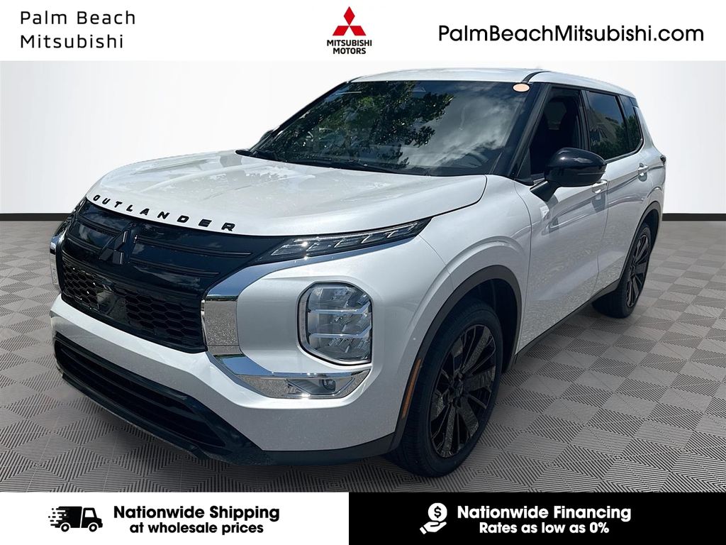 2026 Mitsubishi Outlander LE FWD's photo