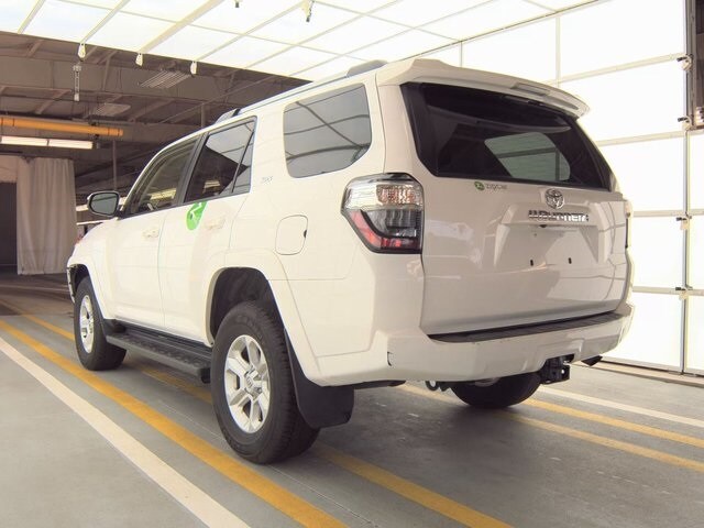 2022 Toyota 4Runner SR5 photo 2