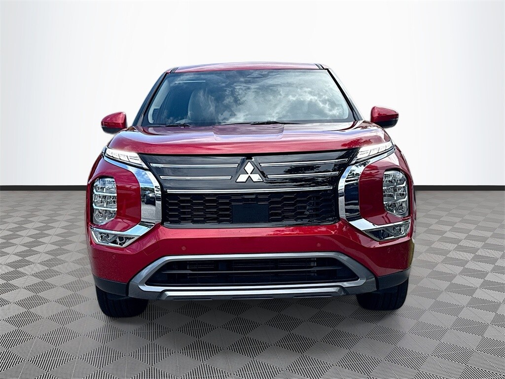 2025 Mitsubishi Outlander SE photo 2