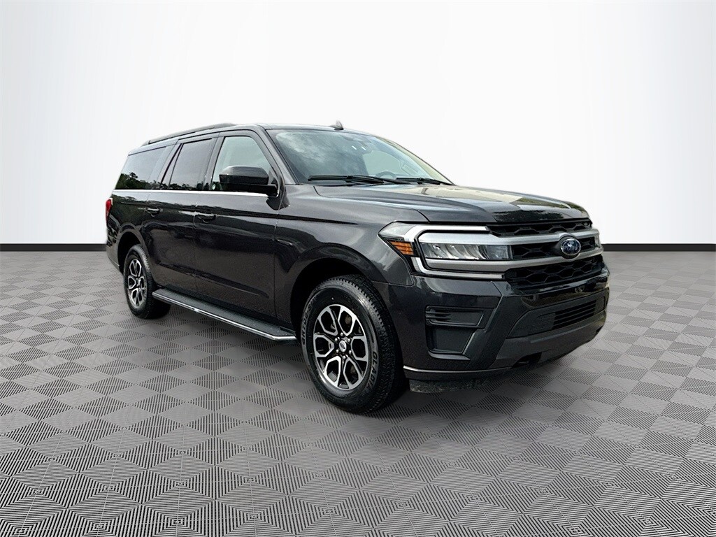 2023 Ford Expedition MAX XLT photo 2