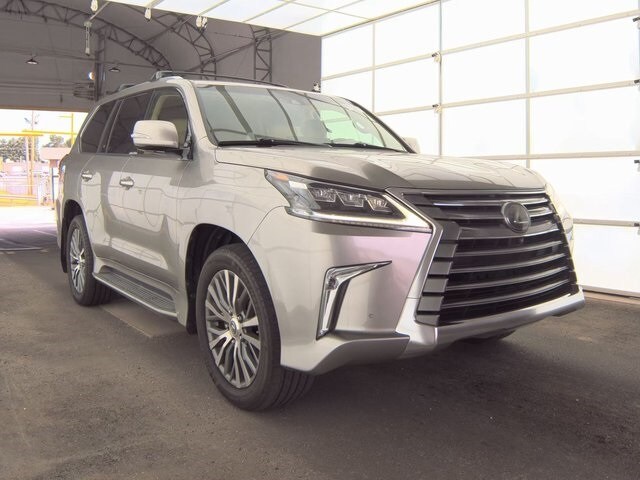 2018 Lexus LX 570 photo 3