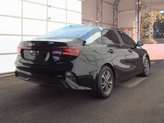 2023 Kia Forte LXS photo 2