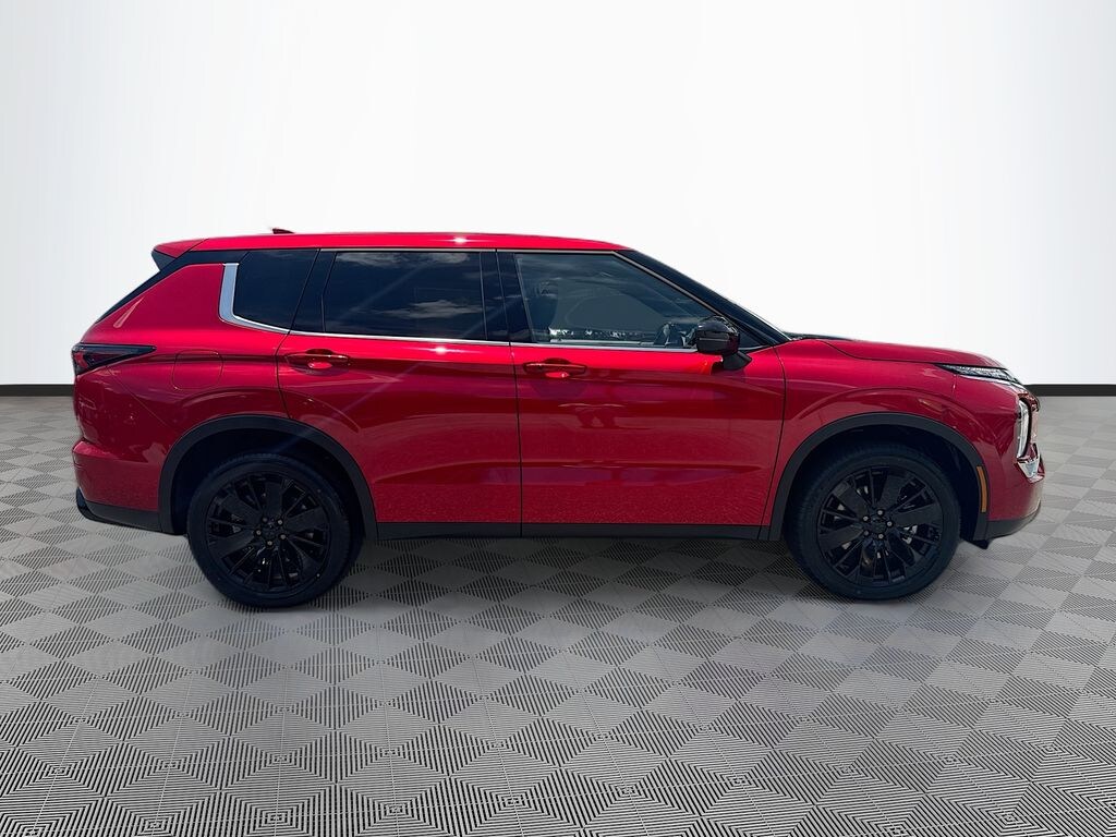 New 2026 Mitsubishi Outlander SE SUV