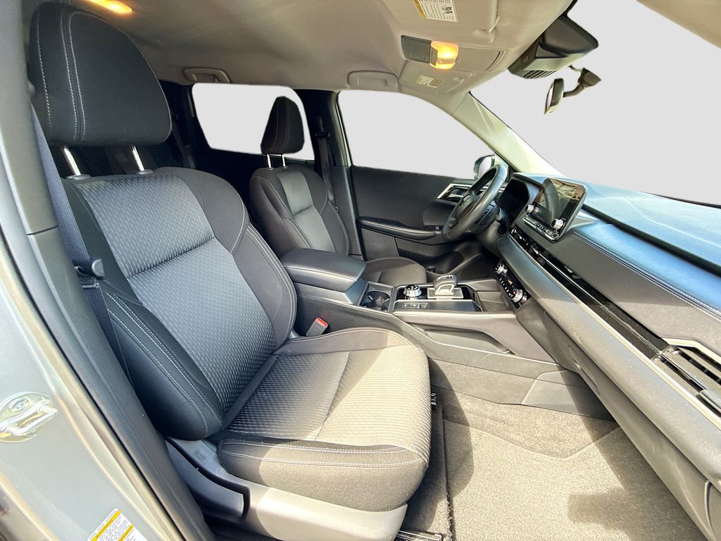 2024 Mitsubishi Outlander ES - Photo 29