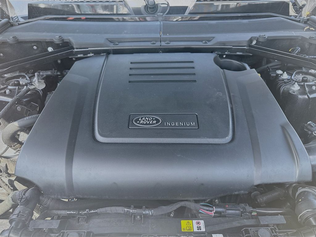 2025 Land Rover Defender S - Photo 31