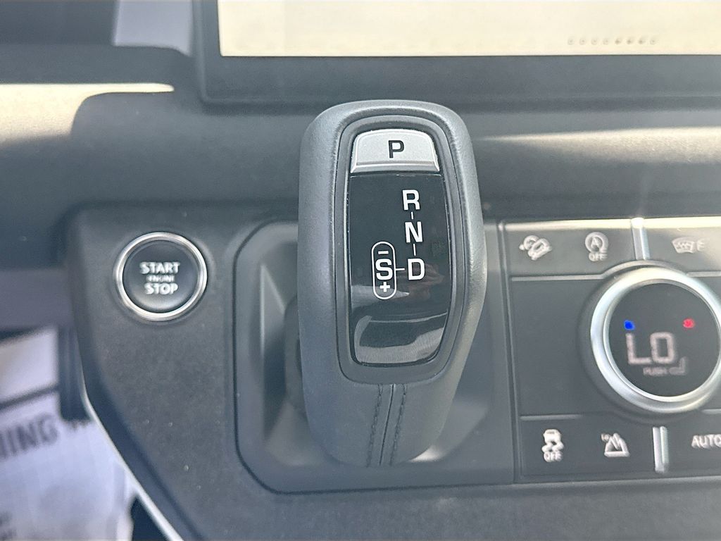 2025 Land Rover Defender S - Photo 18