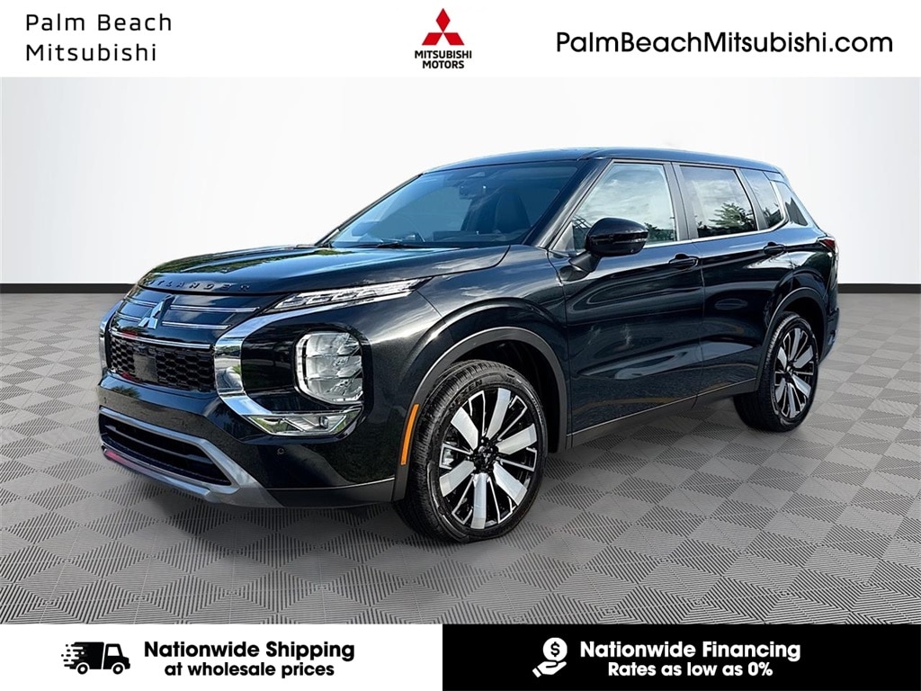 2025 Mitsubishi Outlander SE's photo