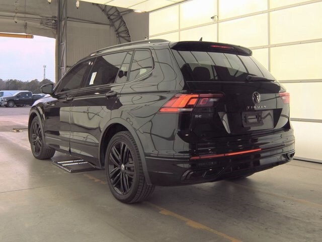 2022 Volkswagen Tiguan SE R-Line Black photo 2