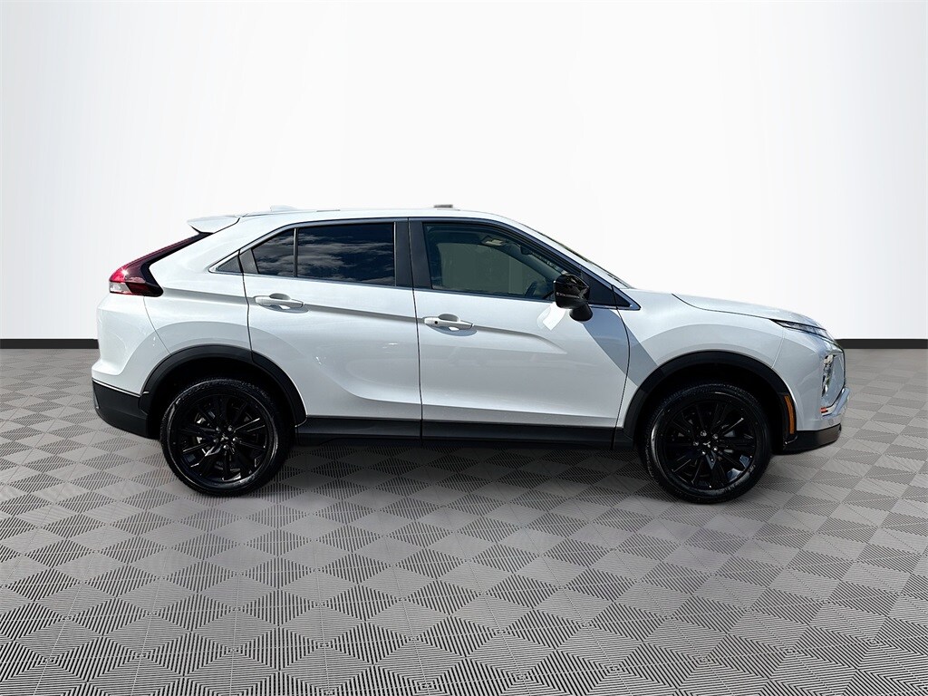 2026 Mitsubishi Eclipse Cross LE Ralliart photo 3