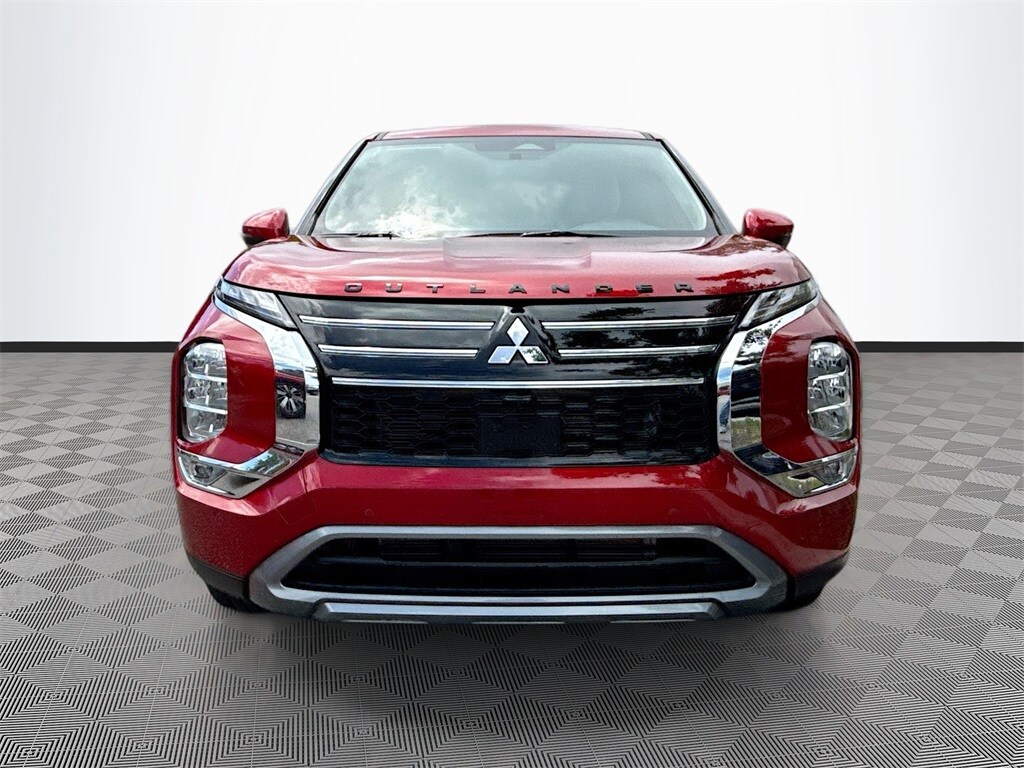 2025 Mitsubishi Outlander SE photo 2