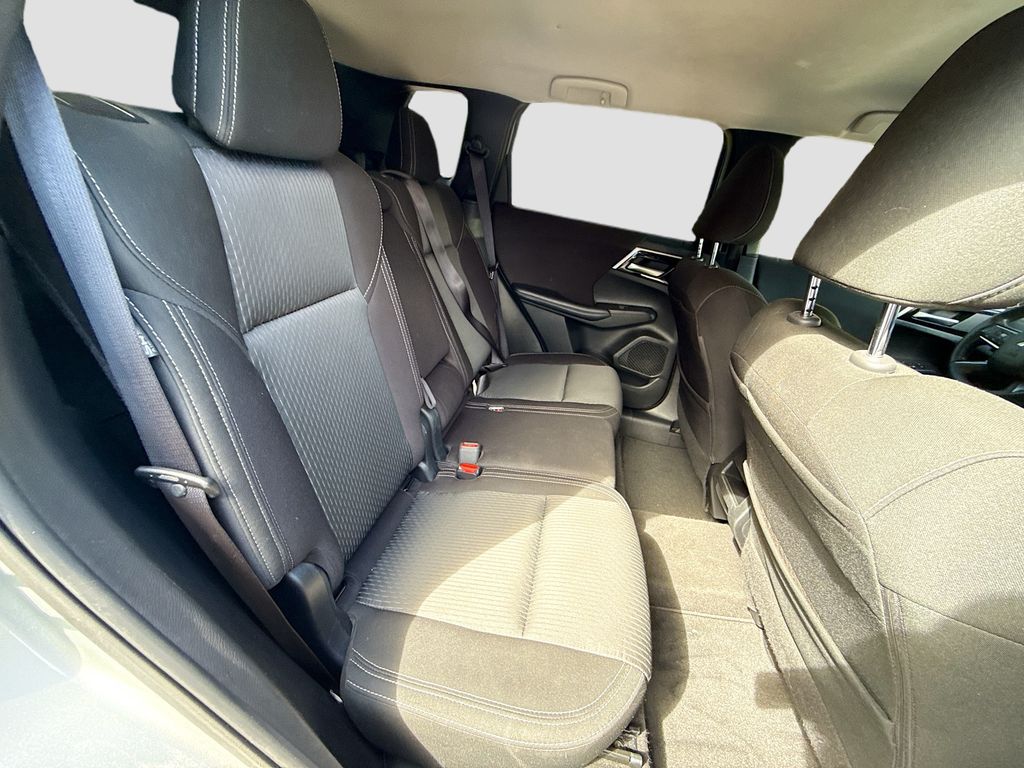 2024 Mitsubishi Outlander ES - Photo 28