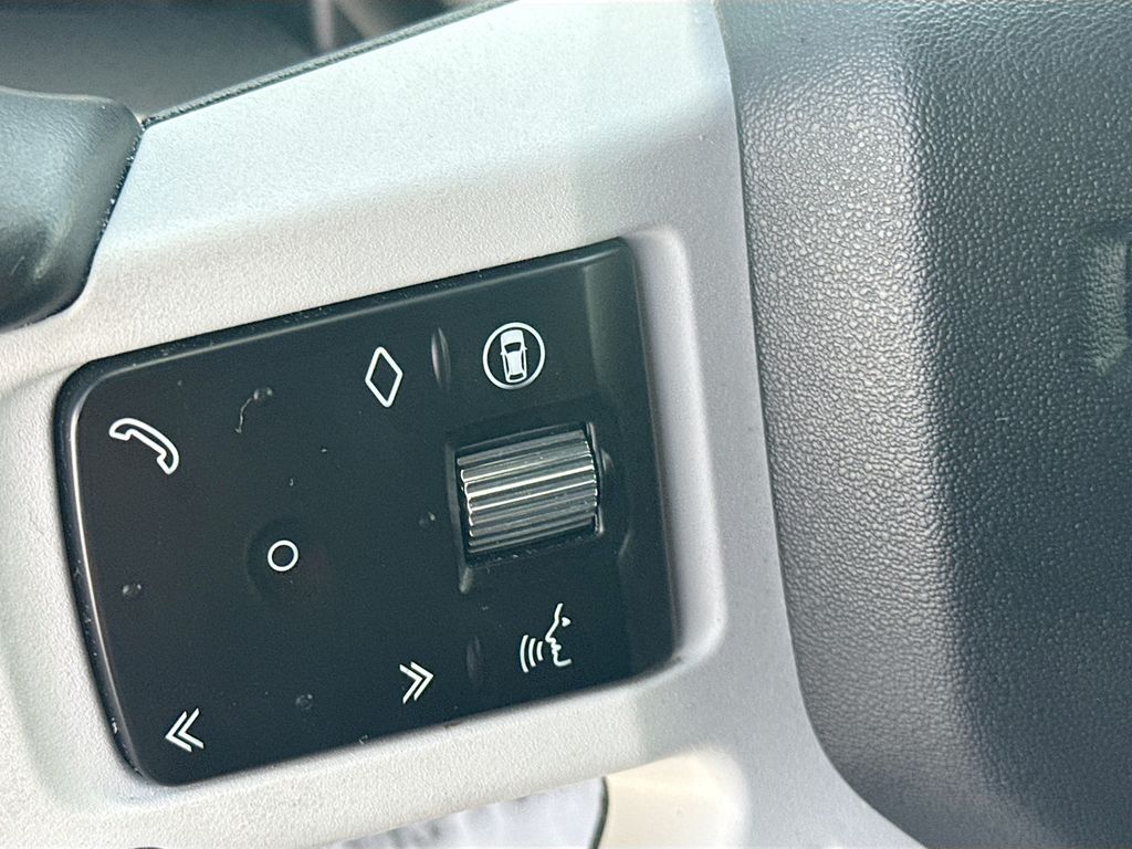 2025 Land Rover Defender S - Photo 11