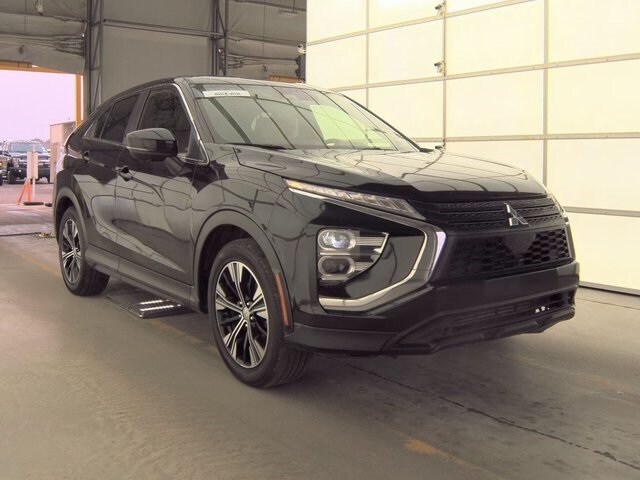 2022 Mitsubishi Eclipse Cross SE photo 3