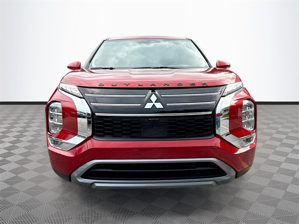 2025 Mitsubishi Outlander SE photo 2