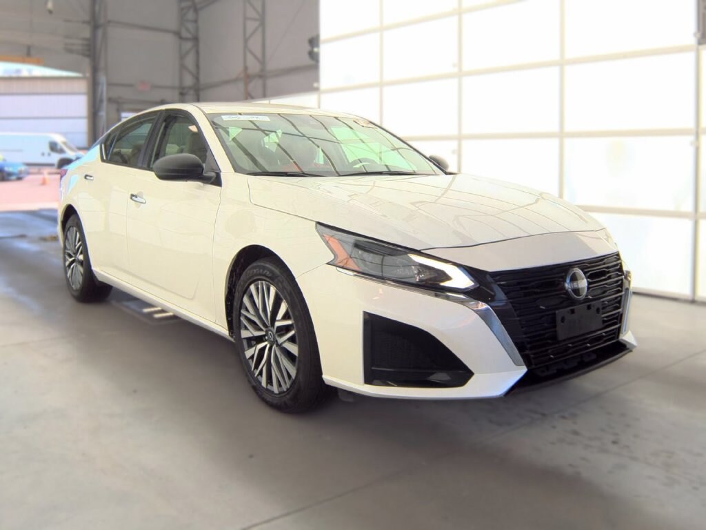 Used 2024 Nissan Altima 2.5 SV Sedan