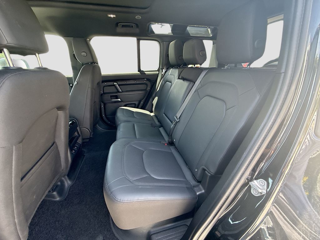 2025 Land Rover Defender S - Photo 25