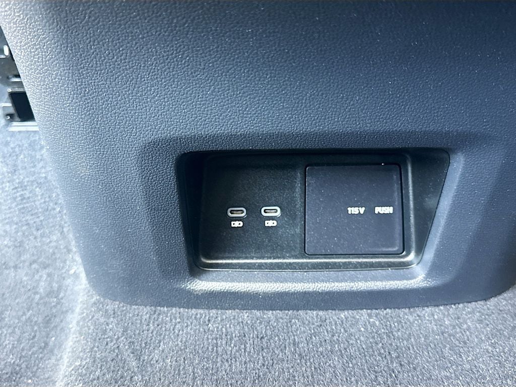 2025 Volkswagen Atlas SE w/Tech - Photo 27