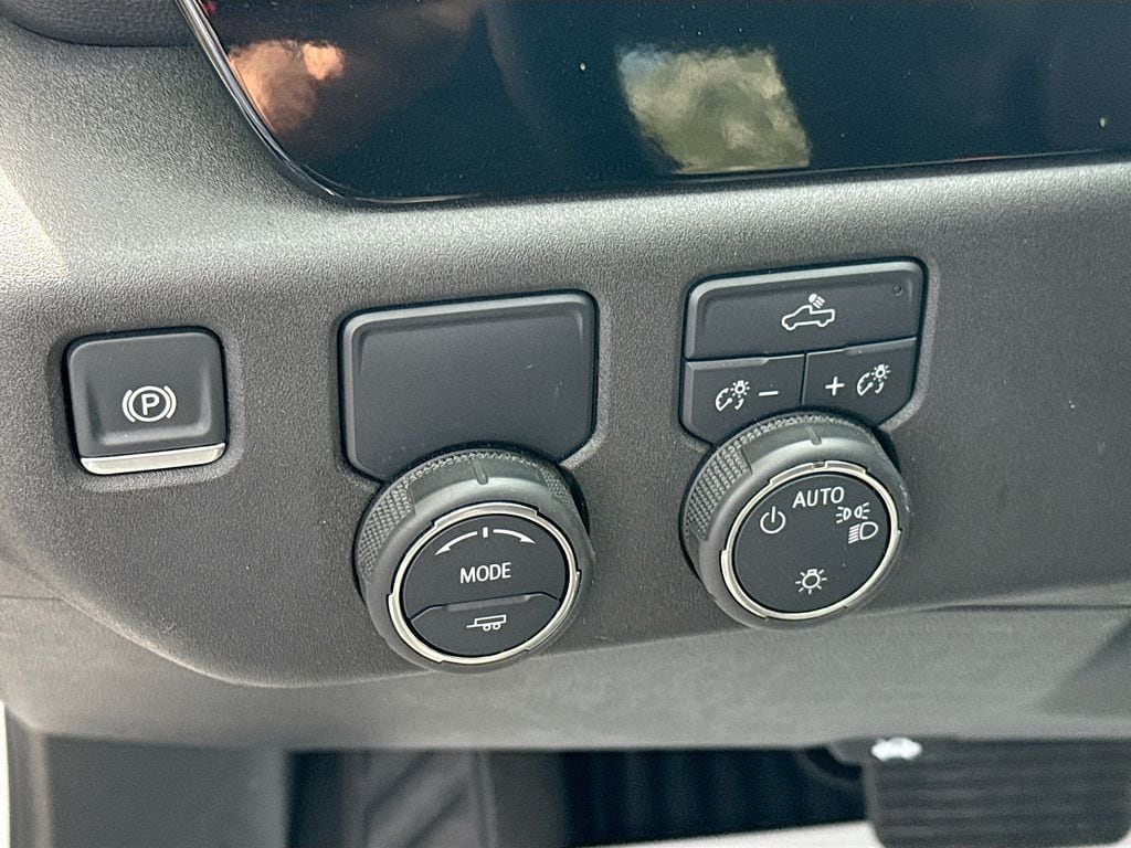 2025 Chevrolet Silverado 1500 LT - Photo 11