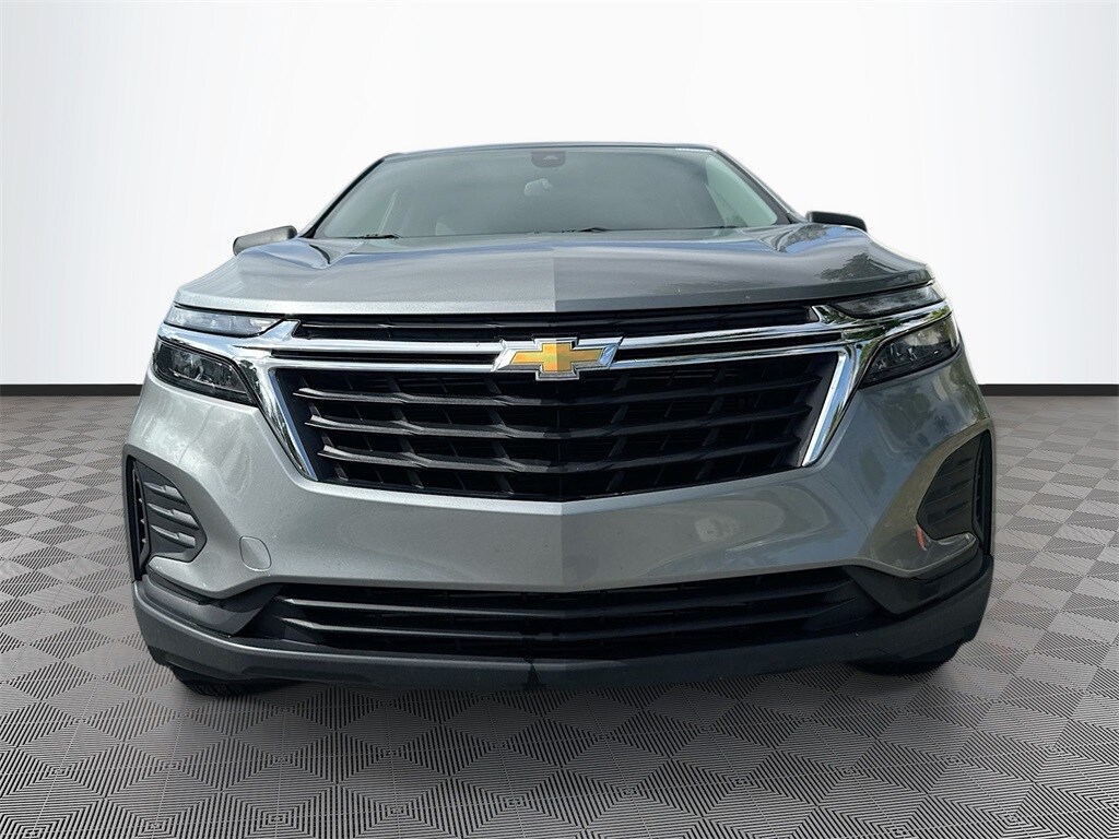 2023 Chevrolet Equinox LS photo 2
