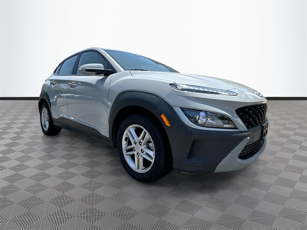 2023 Hyundai Kona SE photo 3