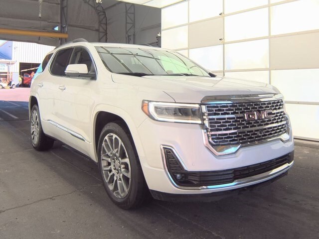 2023 Gmc Acadia Denali photo 3