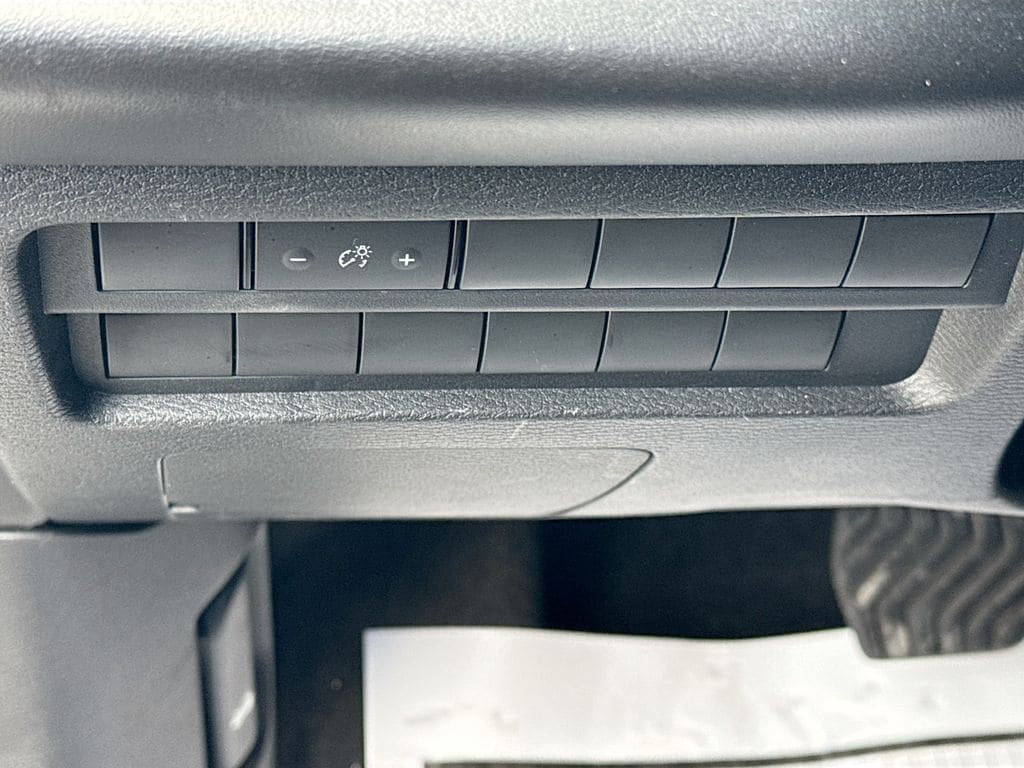 2024 Mitsubishi Outlander ES - Photo 11
