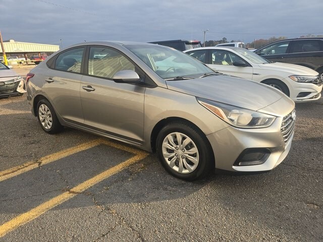 2021 Hyundai Accent SE photo 3
