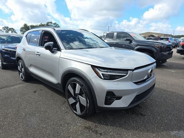 2023 Volvo XC40 Recharge Ultimate photo 3